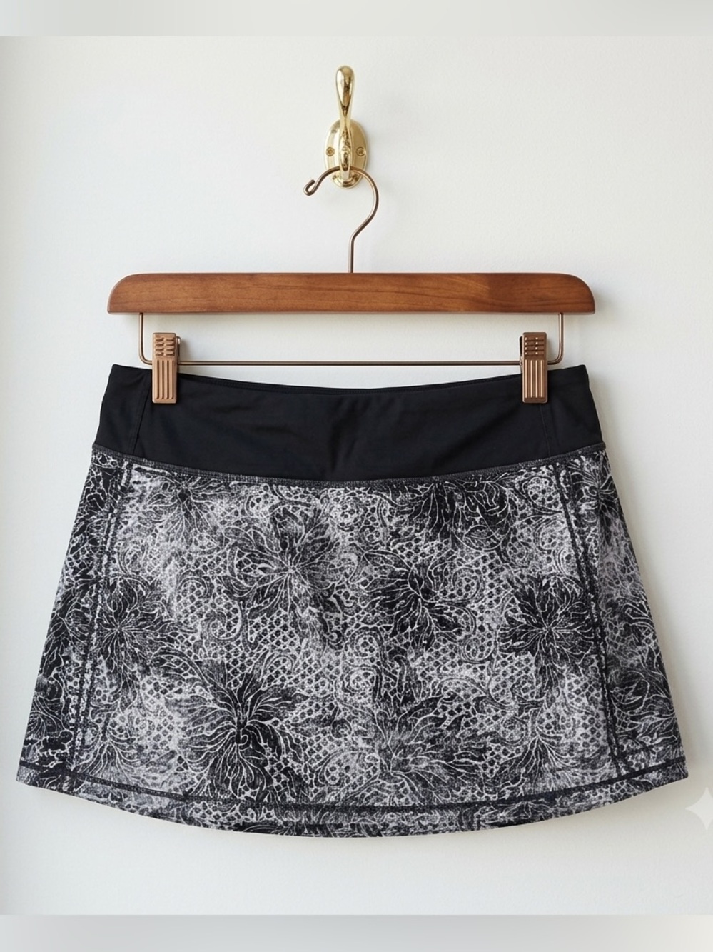 Lululemon Pace Rival Skirt 4 Tall Black White Lace Print Tennis Running Skort